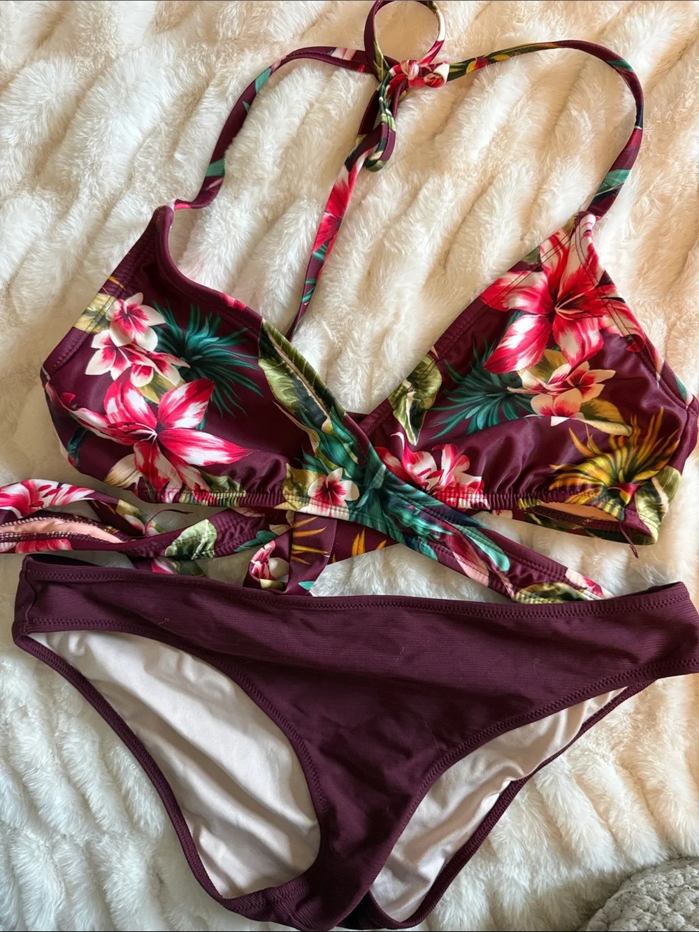 BUNDLE SIZE M  Women’s Bikini Tops sets